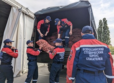 25 тонн гуманитарной помощи отправятся для бойцов и мирных жителей новых регионов России.