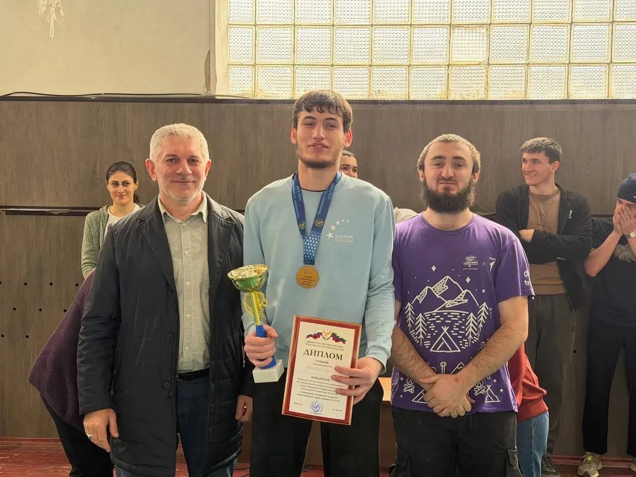 Открытые детско-юношеские соревнования по скалолазанию на искусственном рельефе