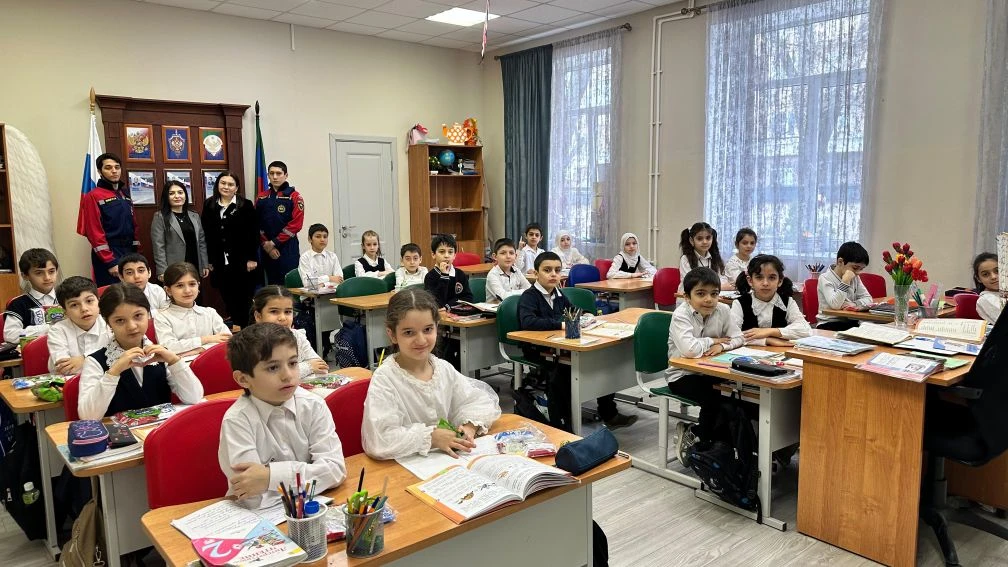 Посещение школы-интернат для детей-сирот и детей оставшихся без попечения родителей