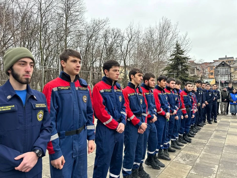 Церемония возложения цветов к памятнику Воину-Освободителю