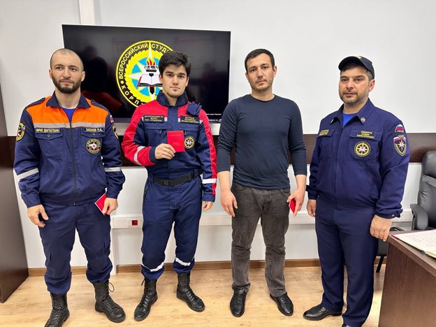 В честь 22 - летия Всероссийского студенческого корпуса спасателей прошло торжественное построение в здании Махачкалинской базовой поисково-спасательн...