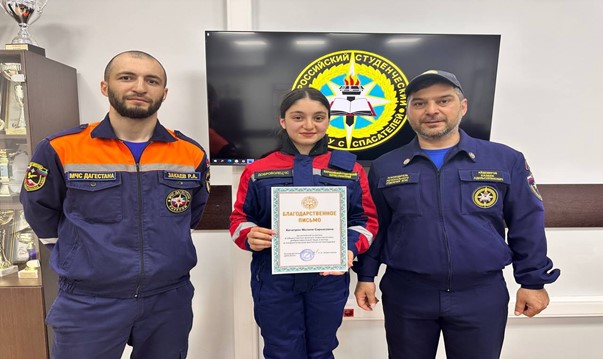 В честь 22 - летия Всероссийского студенческого корпуса спасателей прошло торжественное построение в здании Махачкалинской базовой поисково-спасательн...