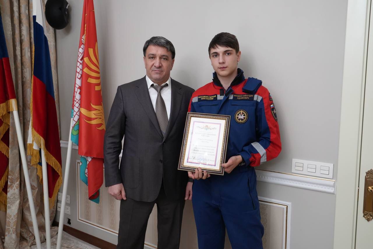 Встреча Главы г. Махачкала со студентами-спасателями ЧПОУ "Колледж ГО и ЧС"